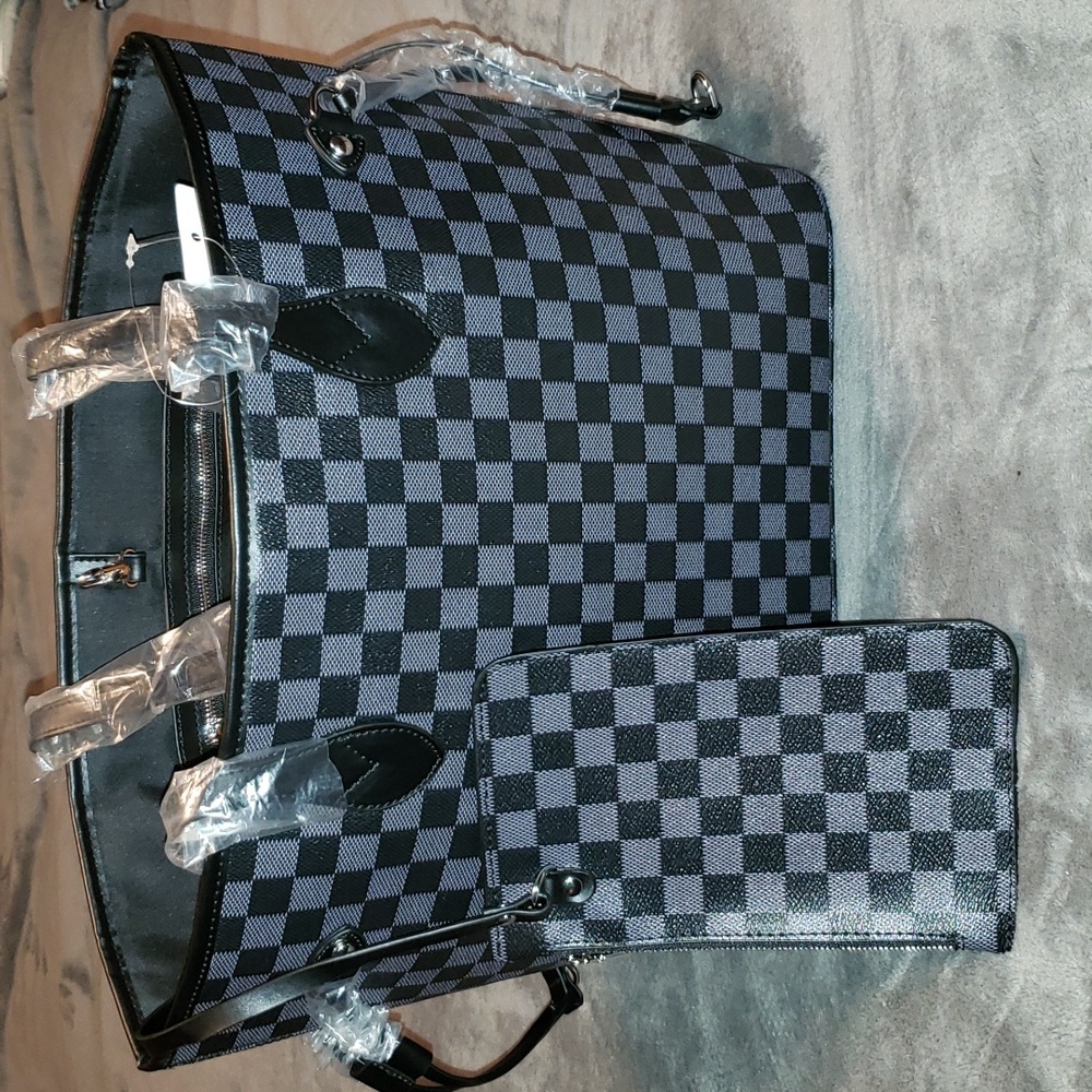 Checkered large tote bag never full